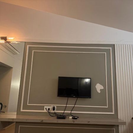 Majestic Inn Vasai Luaran gambar
