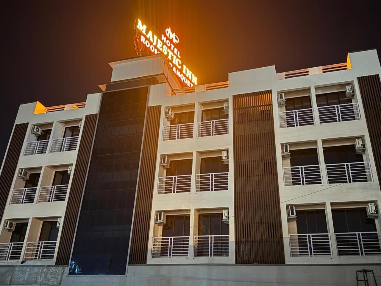 Majestic Inn Vasai Luaran gambar