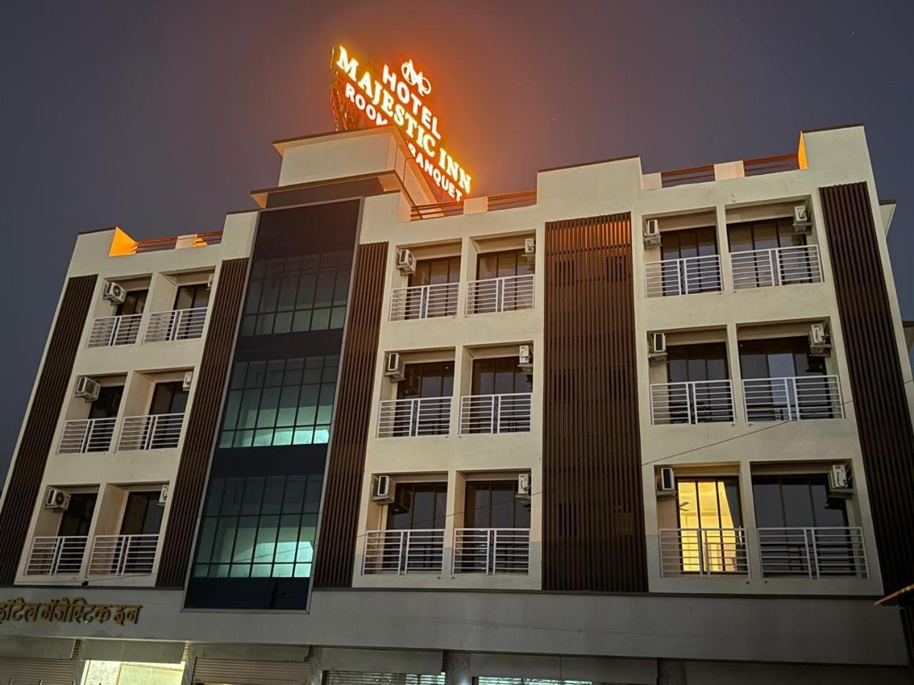 Majestic Inn Vasai Luaran gambar