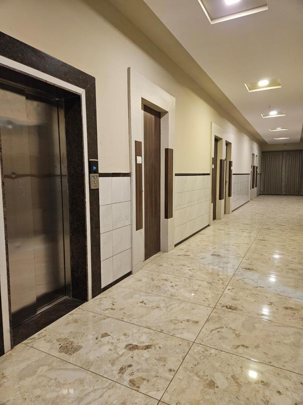 Majestic Inn Vasai Luaran gambar